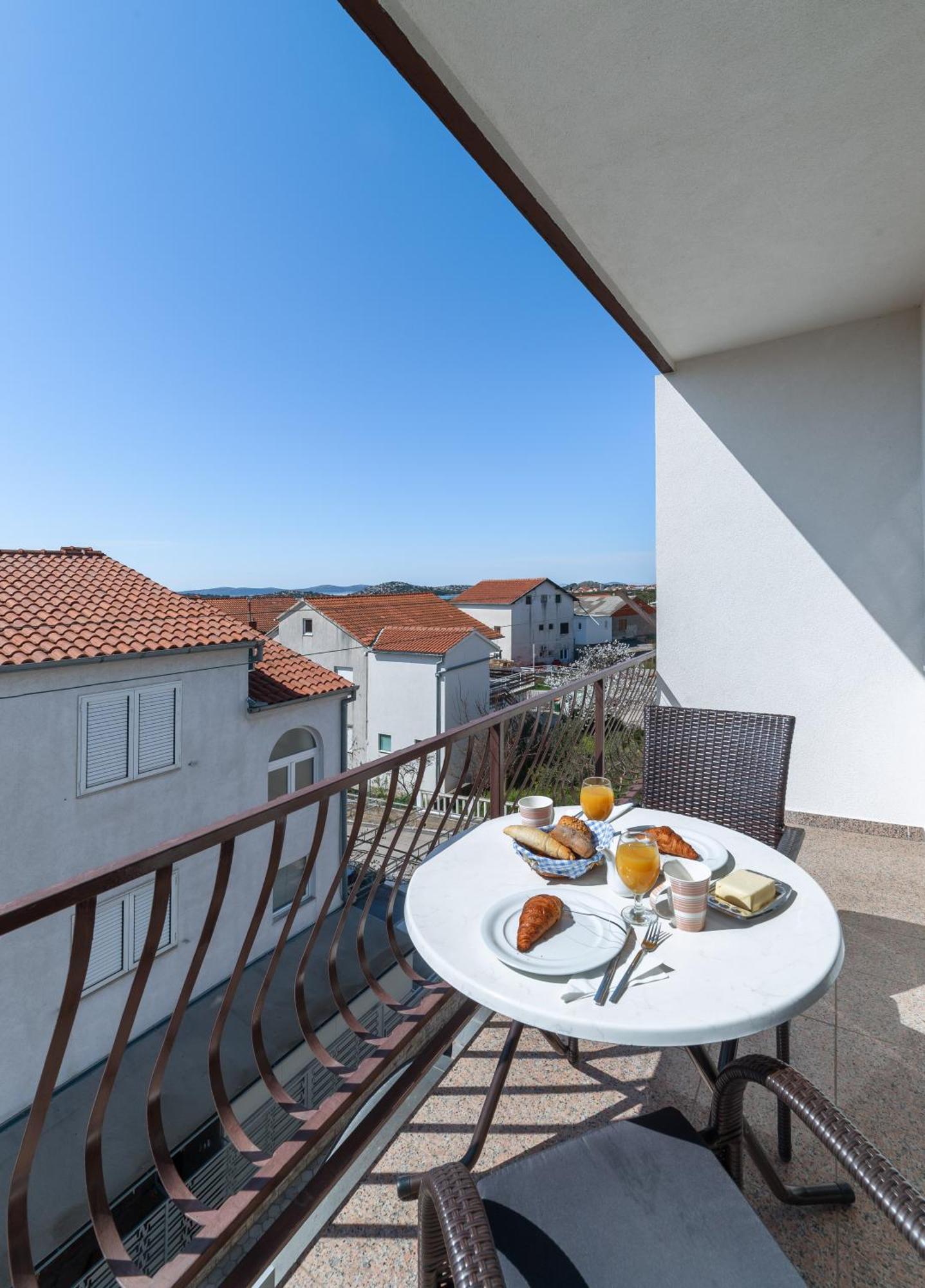 Apartments Valentino Vodice Exterior photo