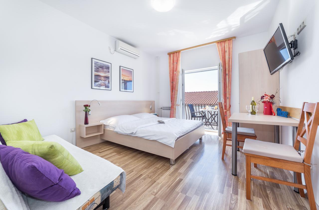 Apartments Valentino Vodice Exterior photo