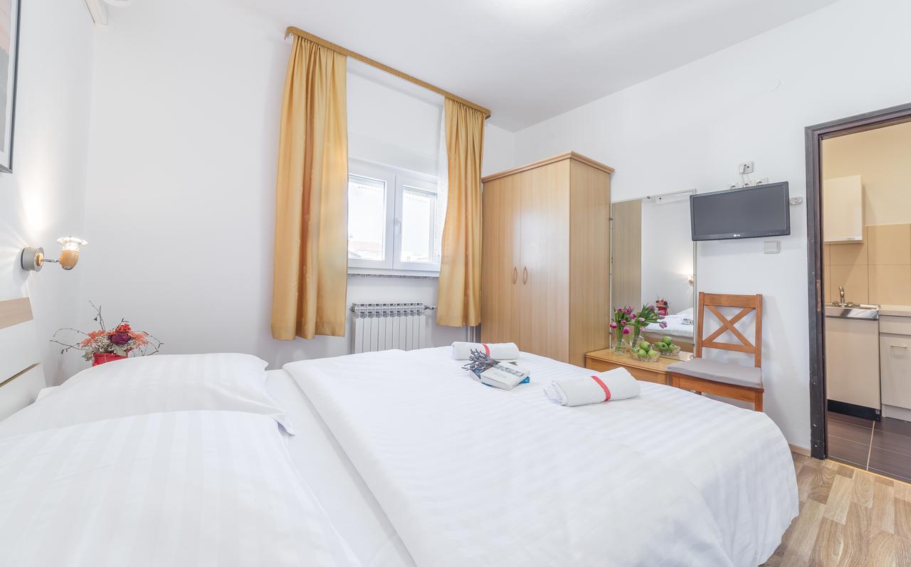 Apartments Valentino Vodice Exterior photo
